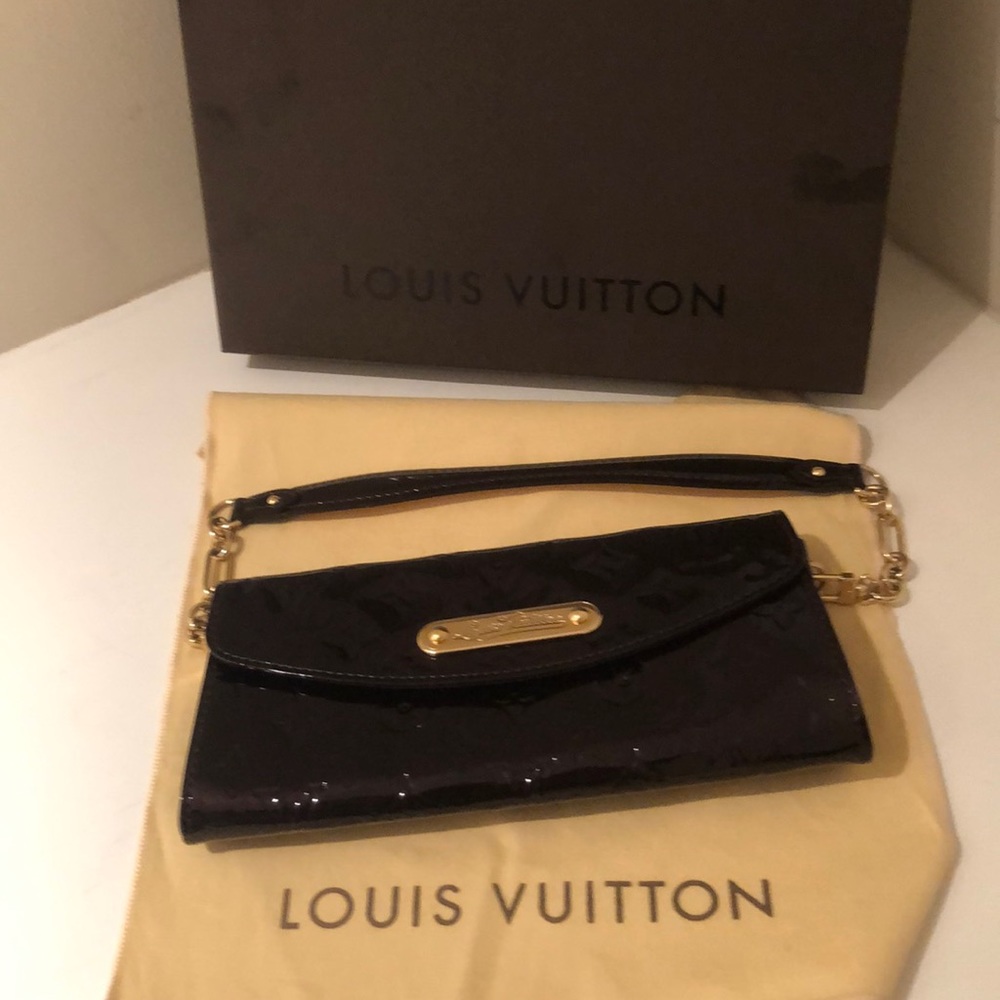 LOUIS VUITTON clutch w/ detachable shoulder strap